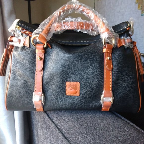 Dooney & Bourke Handbags - 🎄🎄  SALE  BNWT DOONEY BOURKE BLACK LEATHER MEDIUM SATCHEL SIERRA LEATHER TRIM